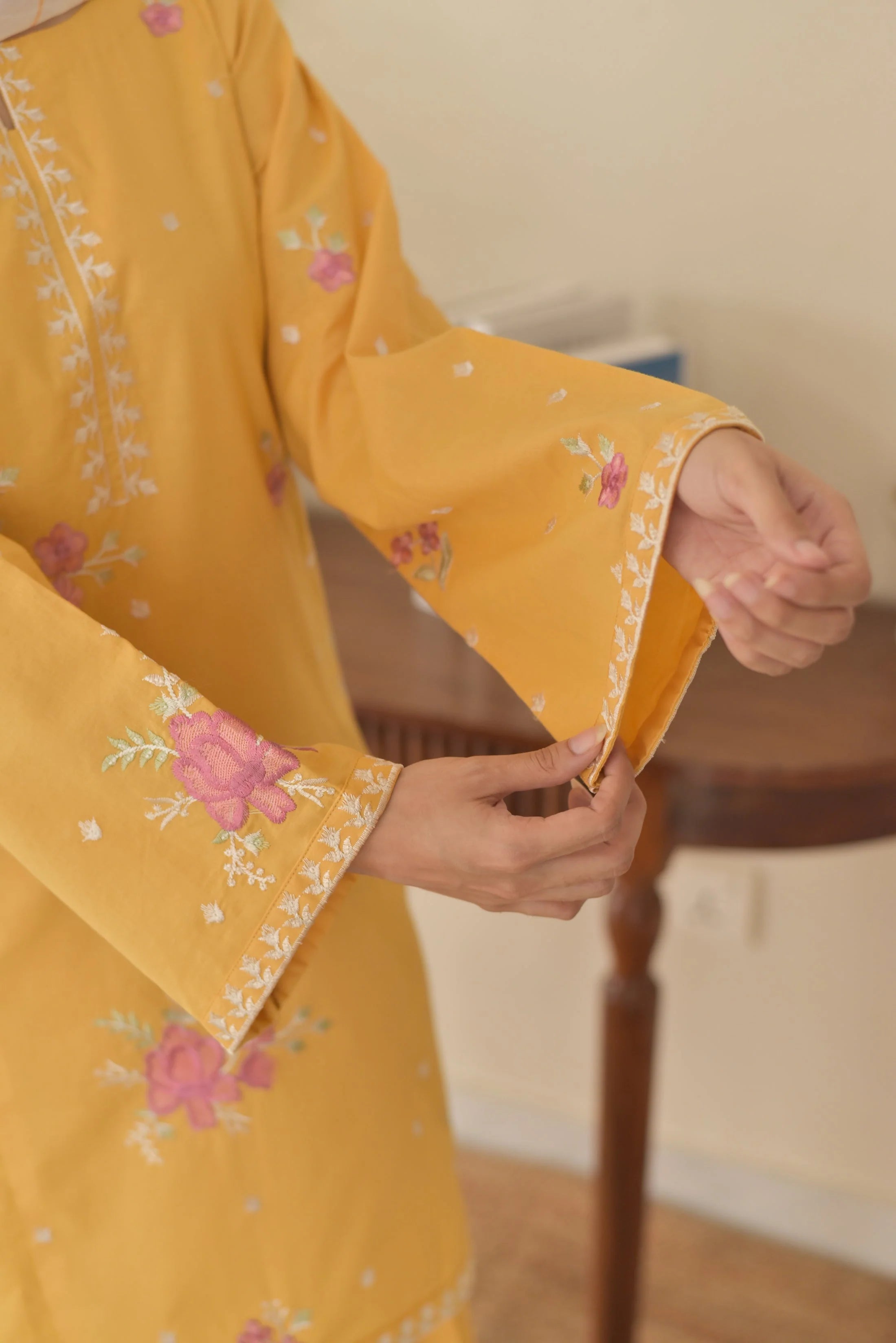 Sunaina Farshi Shalwar Embroidered 3PC Premium