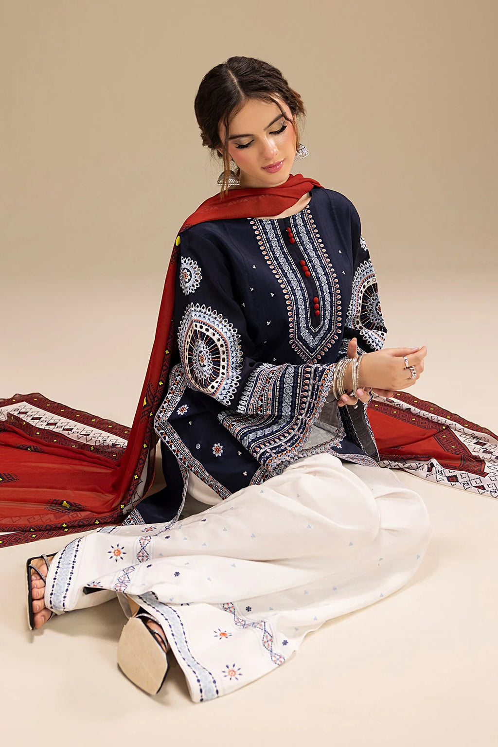 Rangrez Farshi Shalwar Embroidered 3PC Premium Collection