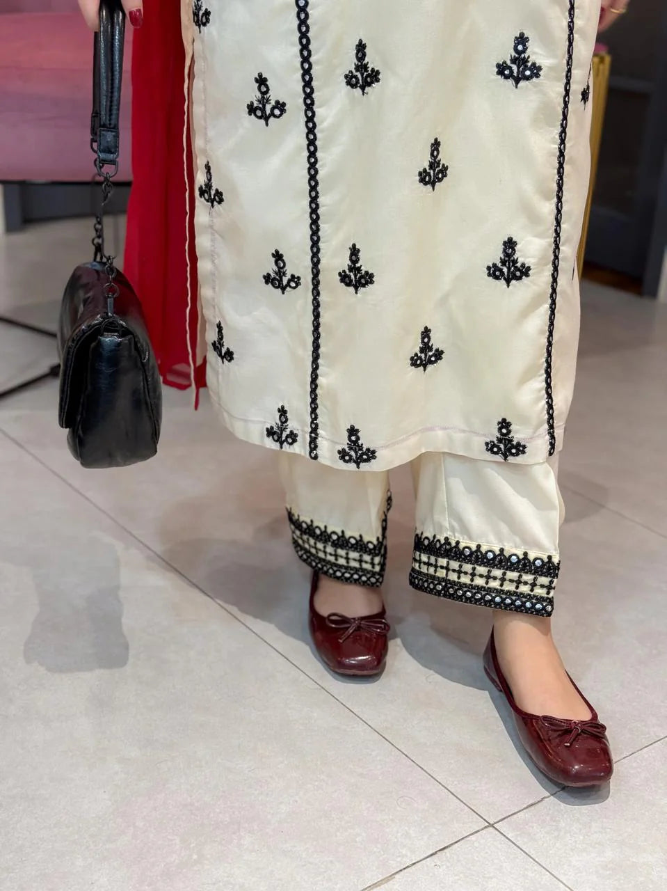 Taaj Embroidered 3PC Premium Mid Season Arabic Lawn
