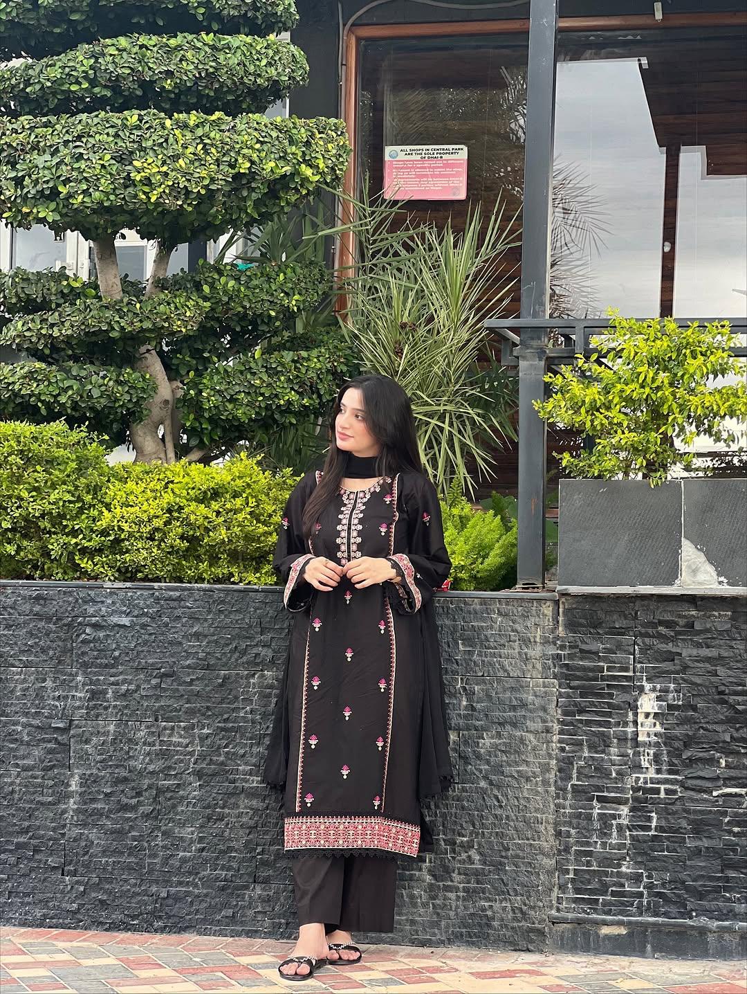 Anika Embroidered 3PC Mid-Season Luxury Set