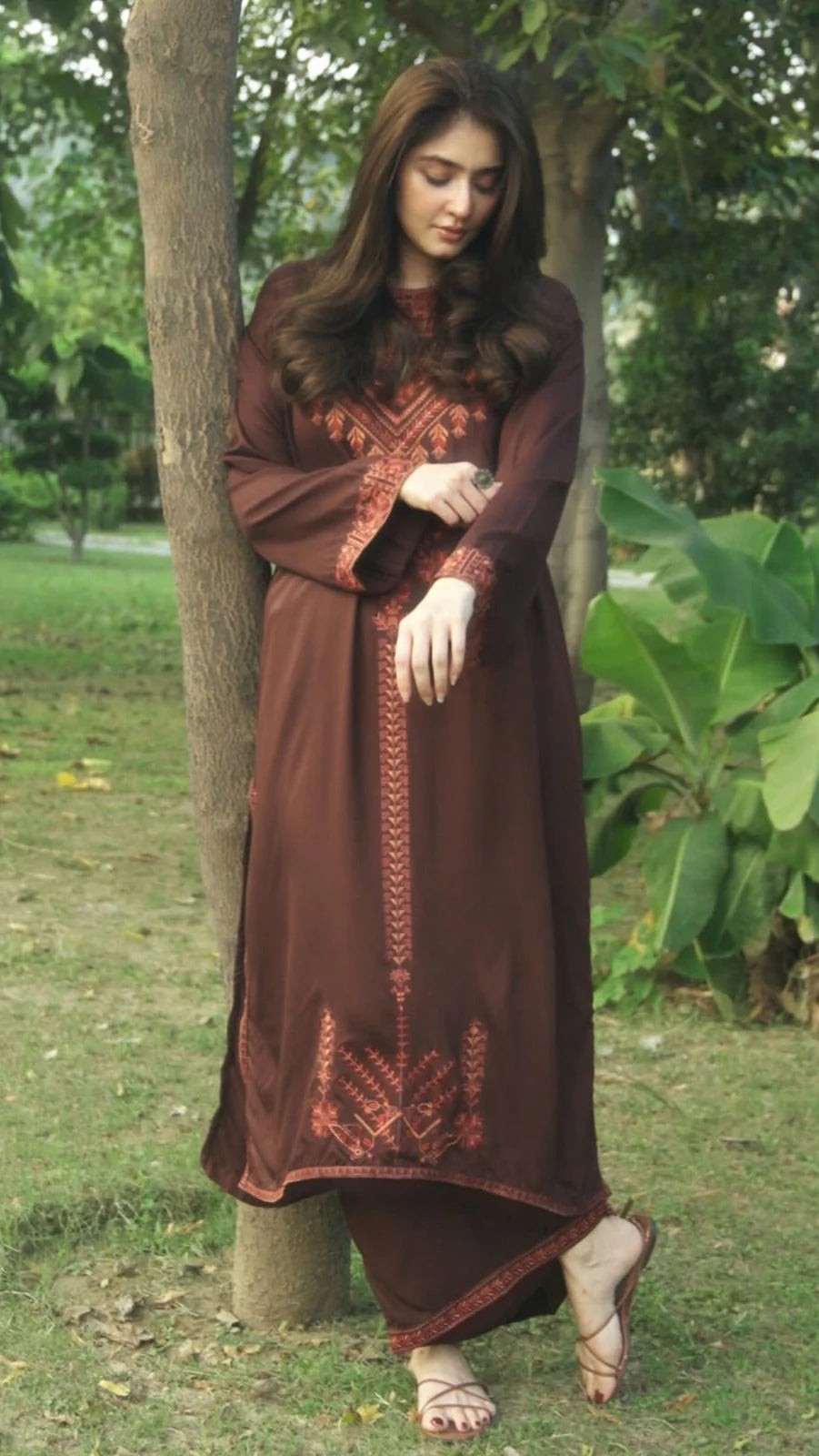 Dur-e-Fishan Embroidered 2PC Luxury Linen Collection