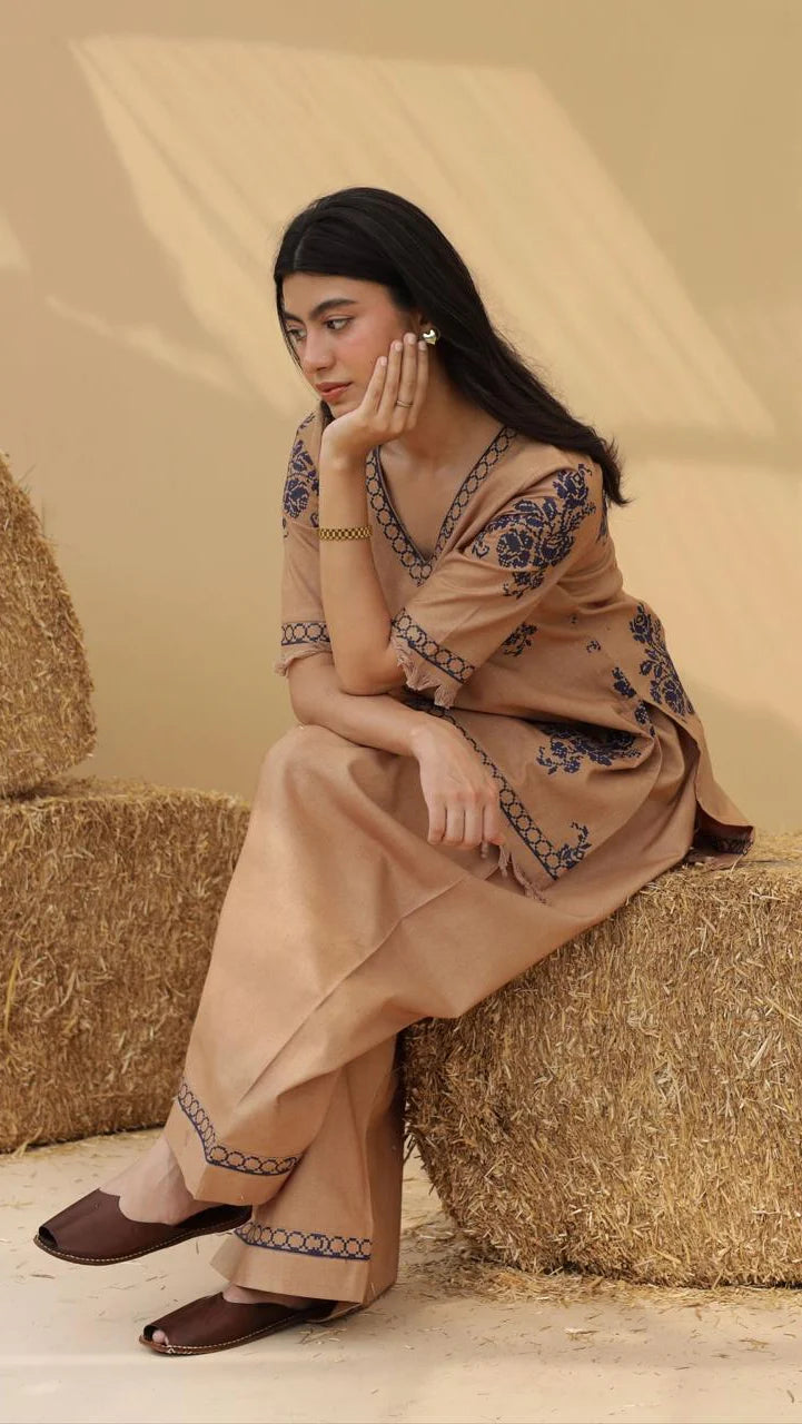 Itrat Embroidered 2PC Winter Linen Set