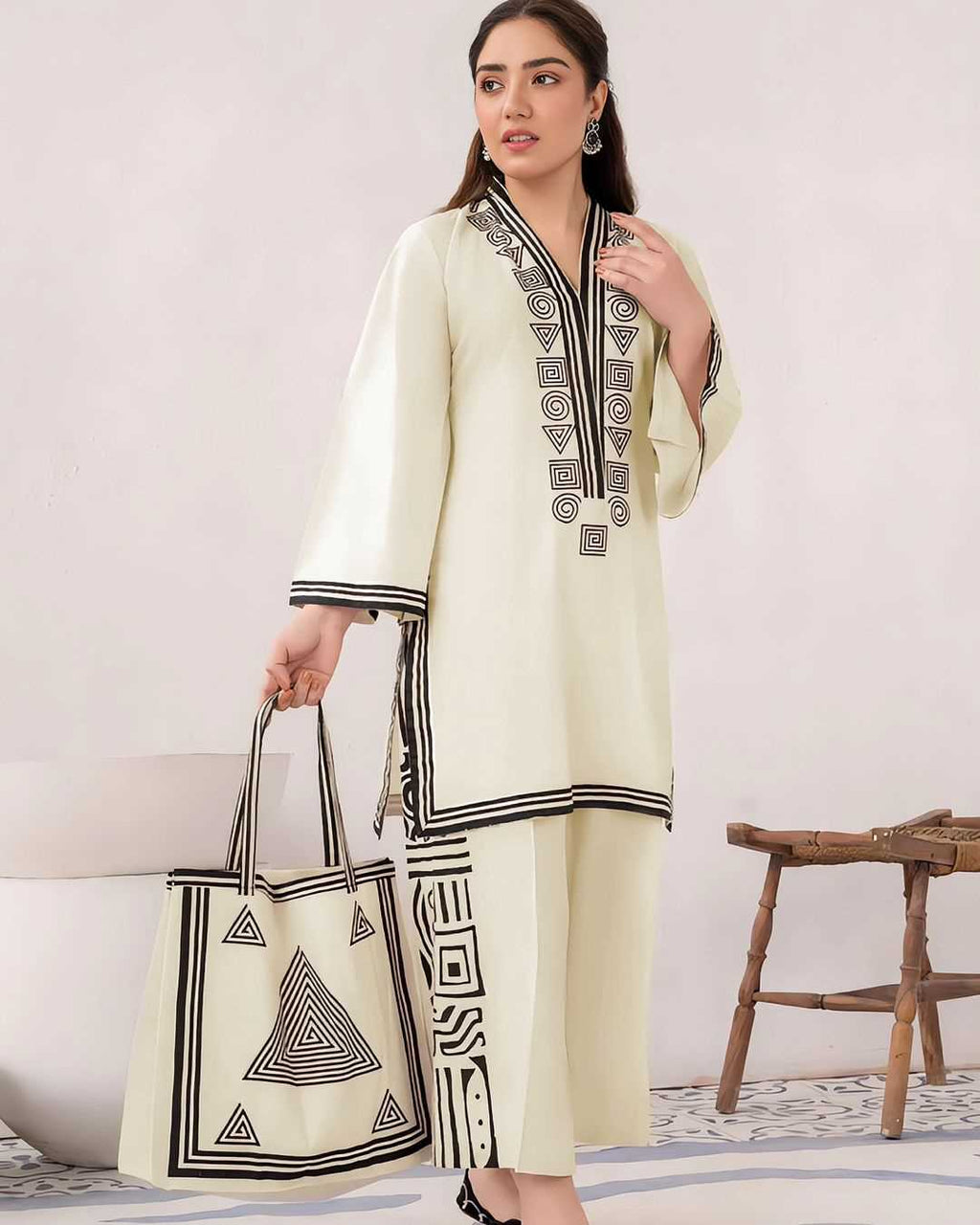 Pyramid Printed 2 Piece Set with Handbag Gift