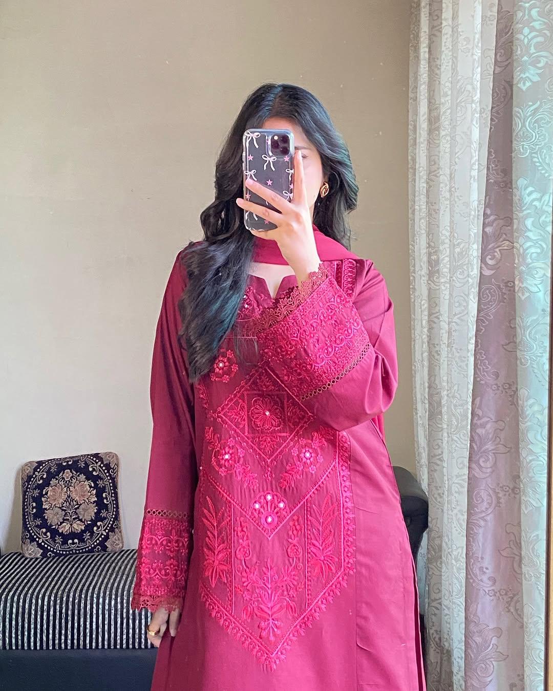 Roha Collection Roha Embroidered 3PC Premium Mid Season Collection – Fah store