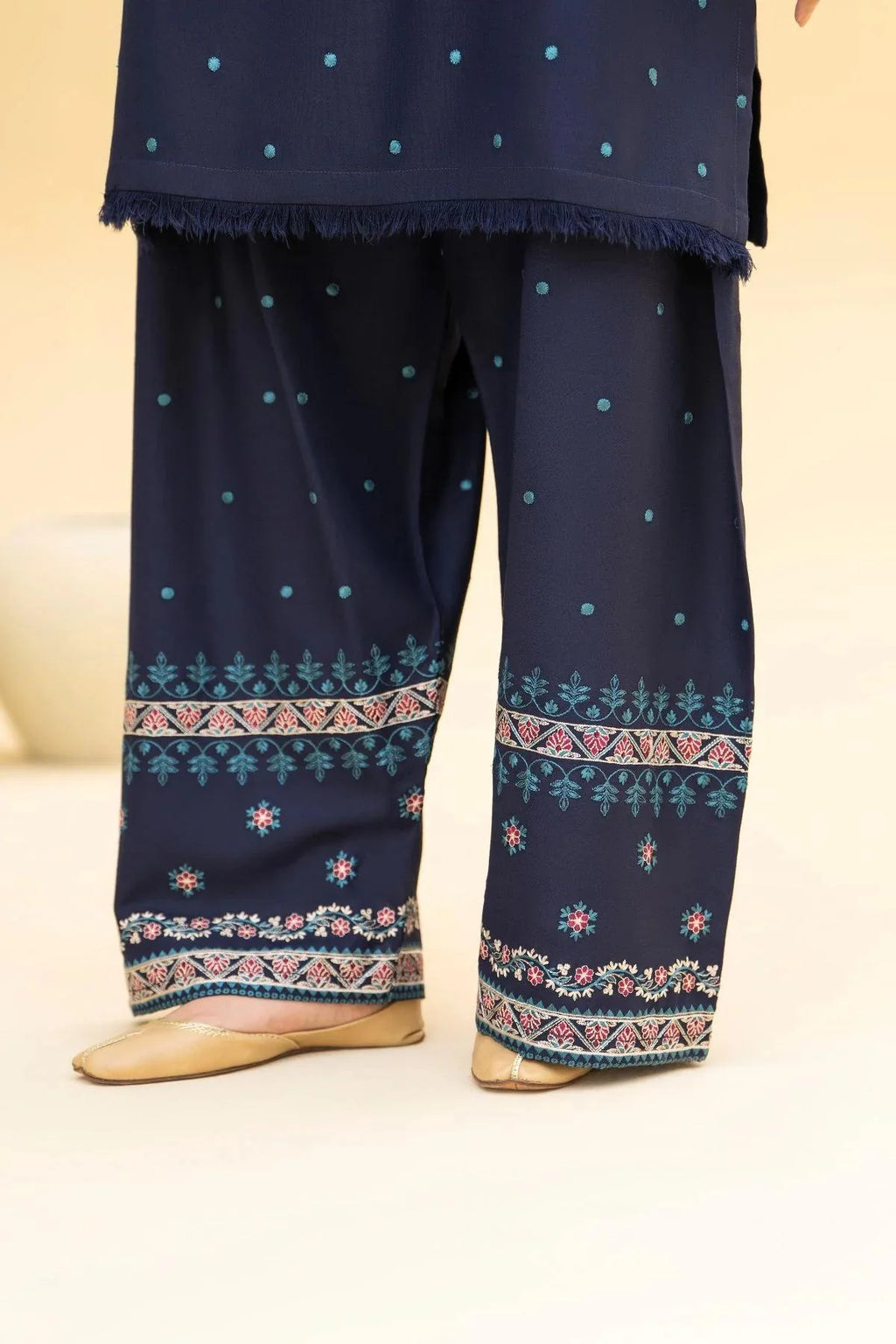 Alif Heavy Embroidered 3PC Winter Linen Suit with Shawl