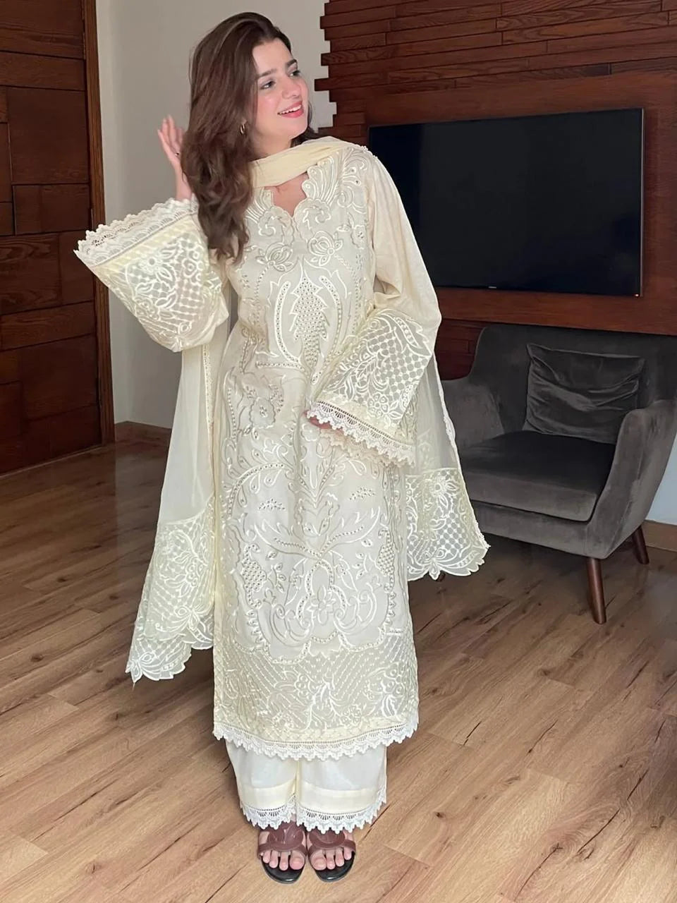 Rabeel Embroidered Shawl 3PC Luxury Winter Set