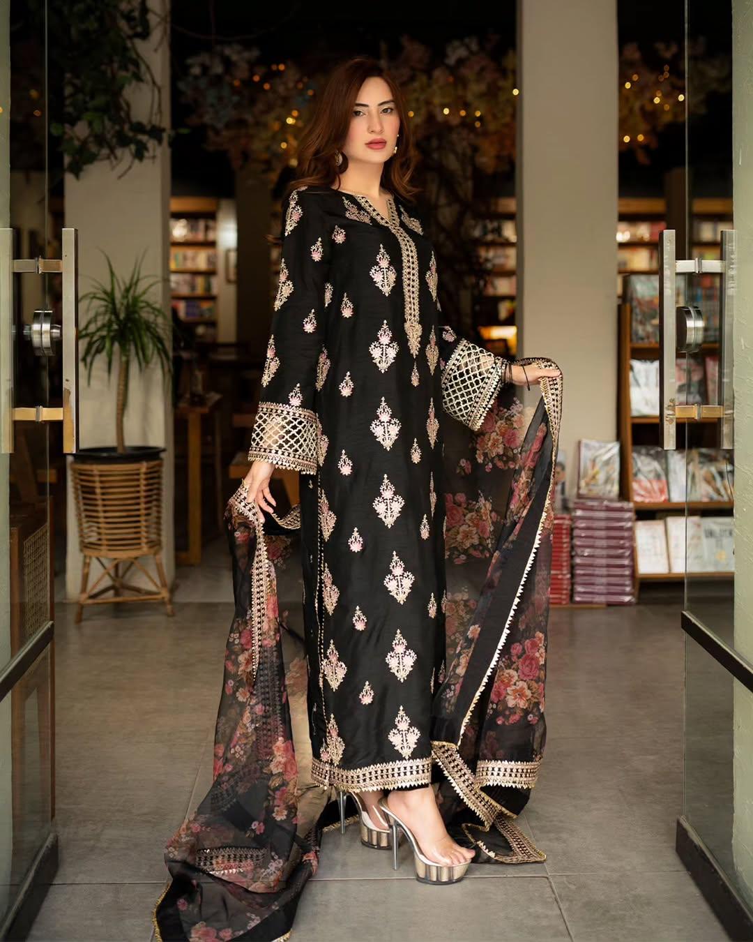 Amor Embroidered 3PC Organza Dupatta Suit